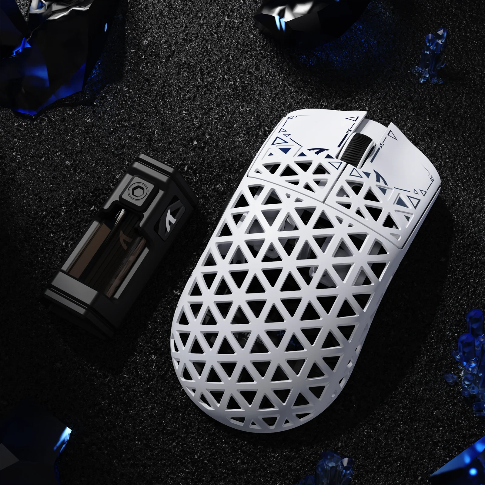 452-attack-shark-r5-ultra-carbon-fiber-wireless-8k-paw3950max-gaming-mouse-9.webp ATTACK SHARK R5 ULTRA Carbon Fiber Wireless 8K PAW3950MAX Gaming Mouse